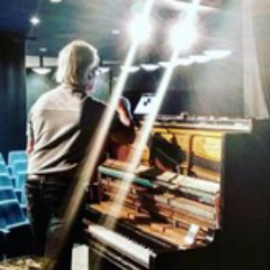 Pianotekniker David Carlsson